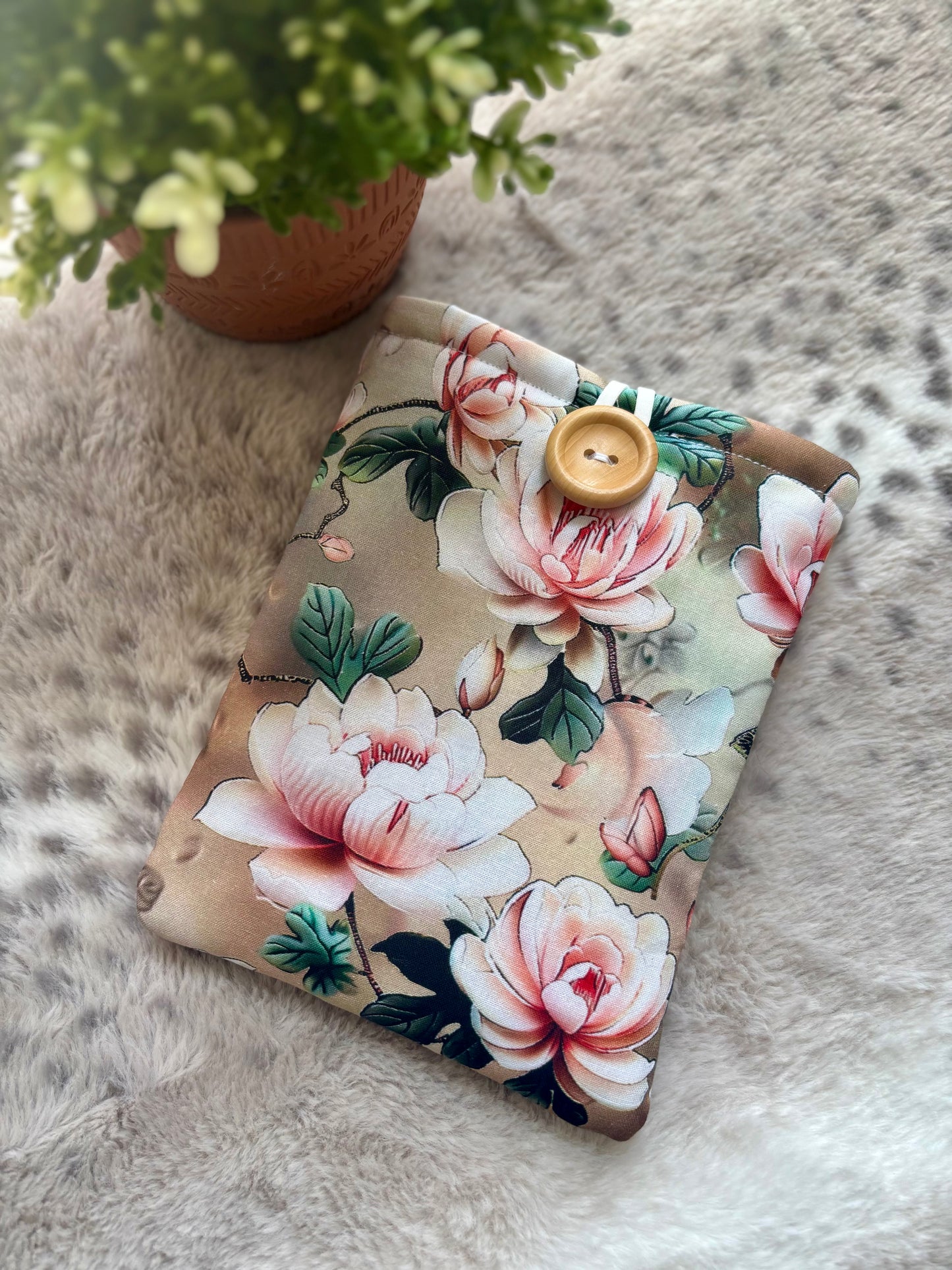 Lillies Ereader Kindle Sleev