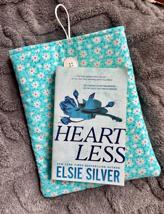 Blue Daisies Book Sleeve